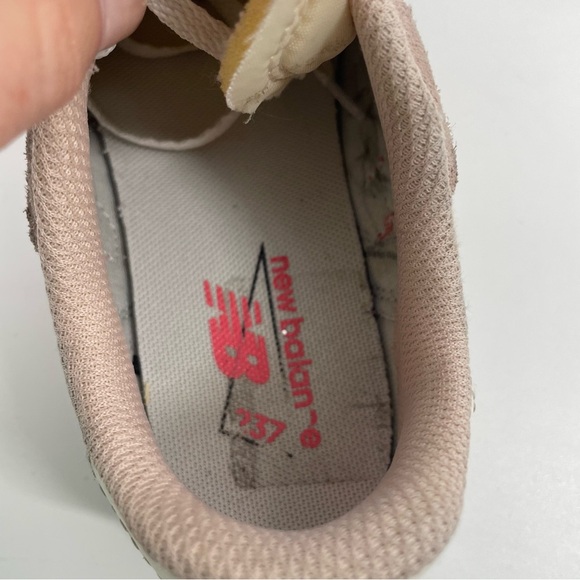 Girls New Balance 237 Bungee Athletic Sneakers Pink Orange White Size Girls 3Y - Picture 8 of 9